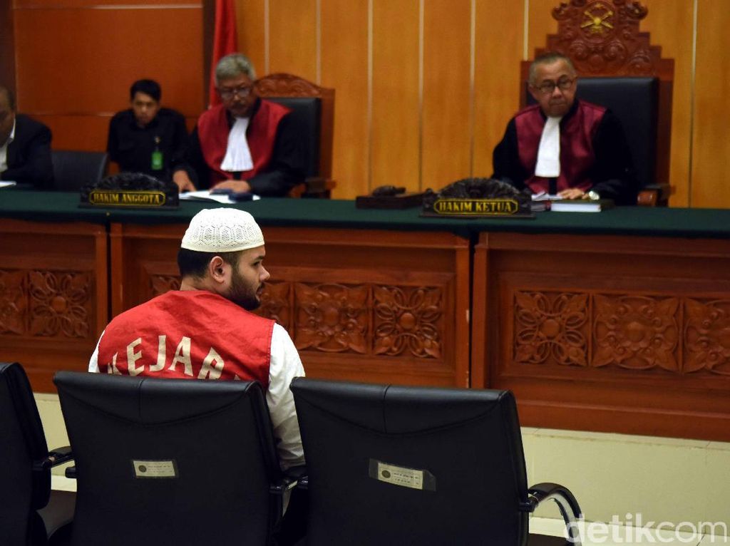 Kejari Jakbar Tunda Eksekusi Ridho Rhoma Kejari Jakbar Tunda Eksekusi Ridho Rhoma