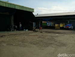 Beras Dipatok Rp 9.000/Kg, Pedagang Hentikan Kiriman ke Cipinang