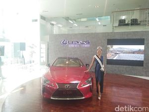 Melihat Mobil Lexus Seharga Rp 4,2 Miliar Melihat Mobil Lexus Seharga Rp 4,2 Miliar