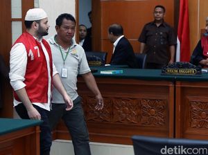 Senandung dan Tulisan Cerita Ridho Rhoma Merindukan Pujaan Hati