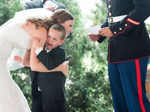 Viral, Tangis Haru Bocah Saat Peluk Calon Ibu Tirinya di Hari Pernikahan