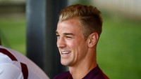 Joe Hart, Manchester City ke Burnley. Hart menghabiskan dua musim terakhir dipinjamkan ke Torino dan West Ham United. Ia kini berhasrat jadi pemain permanen demi menjamin tempat utama dan Burnley kabarnya siap memberikan hal itu untuk Hart. (Foto: Leonhard Foeger/Reuters)
