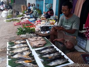 Pedagang Ikan Pindang Ngeluh Harga Garam Naik 5 Kali Lipat