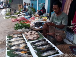 Pedagang Ikan Pindang Ngeluh Harga Garam Naik 5 Kali Lipat