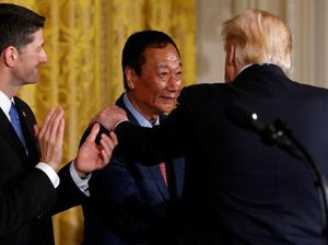 Donald Trump Semringah Bos Foxconn Janjikan Rp 130 Triliun
