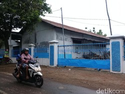 Usai Digerebek, Pabrik Air Mineral di Madiun Tak di-Police Line