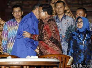 Video Saat Prabowo Sapa SBY dengan Sebutan Presiden Video Saat Prabowo Sapa SBY dengan Sebutan Presiden
