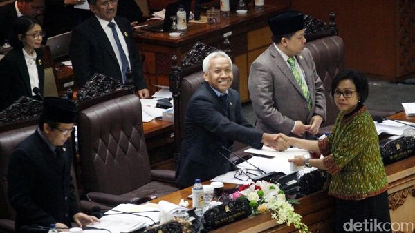 DPR Setuju Aturan Pajak Intip Rekening Jadi UU