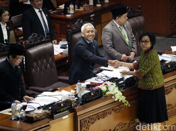 DPR Setuju Aturan Pajak Intip Rekening Jadi UU