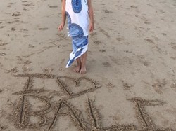 Legenda MU Ajak Putri Kecilnya Liburan ke Bali