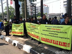 Eks Karyawan AP I Demo Tuntut Tunjangan Hari Tua di Kementerian BUMN