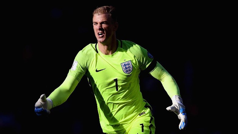 Evra Semangati Joe Hart Agar Jadi Kiper Nomor 1 Timnas Inggris Evra Semangati Joe Hart Agar Jadi Kiper Nomor 1 Timnas Inggris