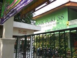 Siswa Pengunggah Foto Dikeluarkan, 2 Siswa Perokok Kehilangan KJP