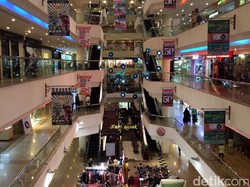 Bocah SD Alami Luka Parah Usai Terjepit Eskalator di Blok M Plaza