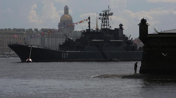 Foto: Melihat Kapal-kapal Militer di Dunia yang Curi Perhatian