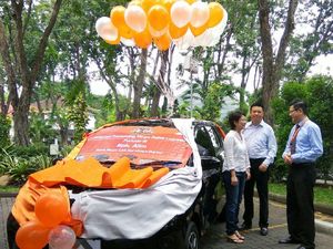 Nasabah KC Darmo Menangkan Mobil di Mega Super Vaganza Periode 3 Nasabah KC Darmo Menangkan Mobil di Mega Super Vaganza Periode 3