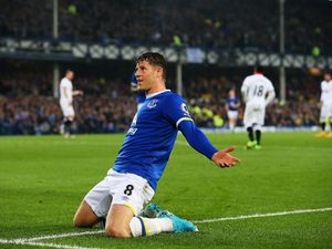 Chelsea Datangkan Ross Barkley dari Everton