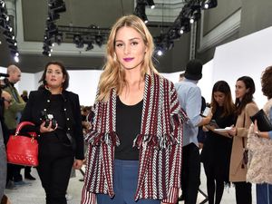 Foto: 10 Inspirasi Gaya Fashion Simpel ala Olivia Palermo