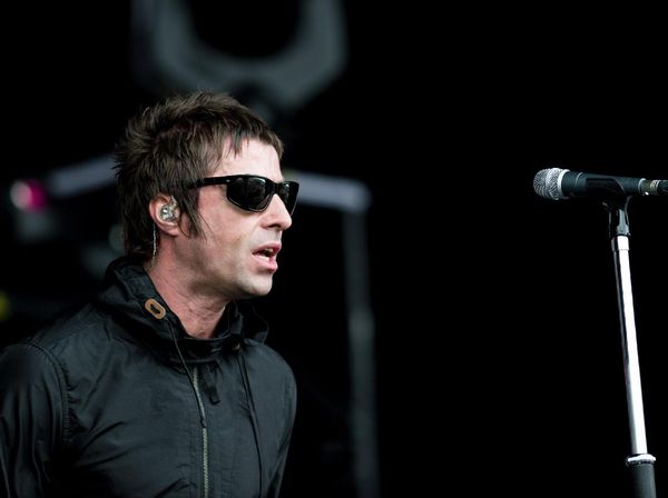 Hufh! Nyanyi Bareng Liam Gallagher Ditunda Sampai Tahun Depan