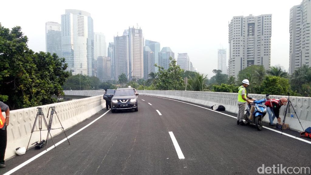 Foto: Simpang Susun Semanggi Bisa Dilewati Besok, Ini Persiapannya Foto: Simpang Susun Semanggi Bisa Dilewati Besok, Ini Persiapannya