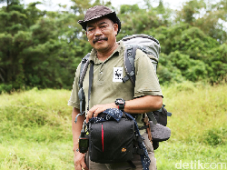 Iwan Podol Si Abah Badak Indonesia