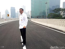 Djarot: Selfie di Simpang Susun Semanggi Bagusnya dari Bawah