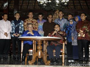 SBY-AHY di Antara Diplomasi Nasi Goreng dan Gudeg Bubur Lemu SBY-AHY di Antara Diplomasi Nasi Goreng dan Gudeg Bubur Lemu