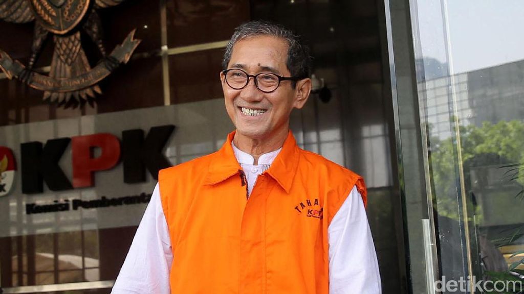 KPK Periksa Wakil Ketua DPRD Mojokerto Soal Suap Anggota DPRD KPK Periksa Wakil Ketua DPRD Mojokerto Soal Suap Anggota DPRD