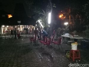 Jelang Pertemuan SBY-Prabowo, Cikeas Diguyur Hujan Jelang Pertemuan SBY-Prabowo, Cikeas Diguyur Hujan