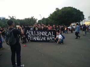 Aksi Kamisan ke-500, Ratusan Anak Muda Tagih Penuntasan Kasus HAM