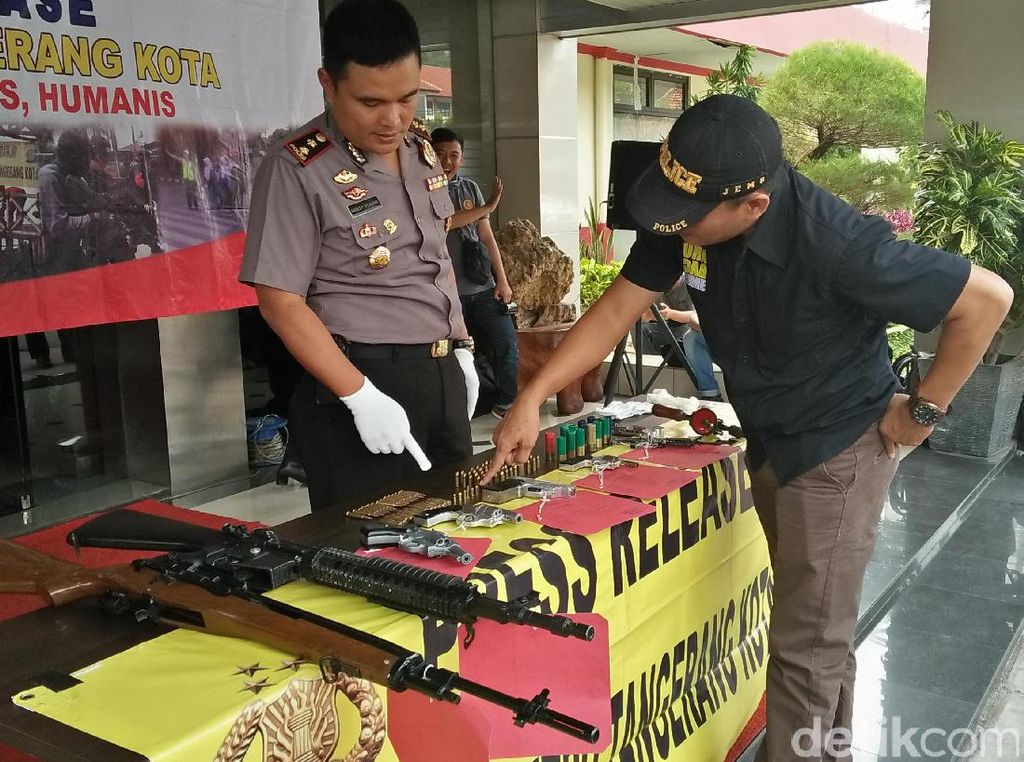 Polisi Tangkap Pemilik dan Perakit Senpi Ilegal di Tangerang