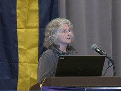 Nek, Kok Tinggal Sendirian di Pulau Terpencil 40 Tahun?