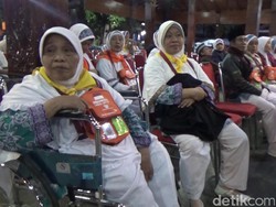 347 Calhaj Asal Banjarnegara Diberangkatkan ke Embarkasi Solo