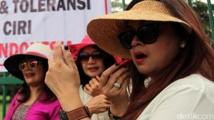 Aksi Perempuan Dukung Perppu Ormas