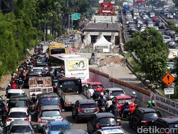 Warga Jakarta Buang 184 Jam per Tahun di Jalanan karena Macet