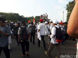 Bubar dari Monas, Massa 287 Bergerak Menuju Istiqlal