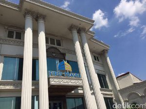 Merasa Ditipu, Jemaah First Travel Teriak: Andika Anniesa Jambu!