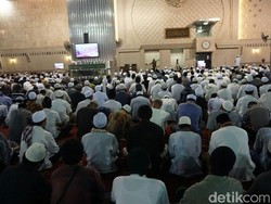 Massa Aksi 287 Mulai Datangi Istiqlal Tunaikan Salat Jumat