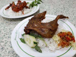 Palupi Barata: Uenaake Rek! Bebek Goreng Renyah Dicocol Sambal Pencit