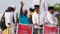 Komisioner Komnas HAM Natalius Pigai Temui Massa Aksi 287