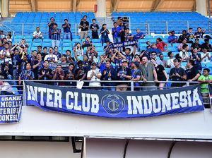Latihan Inter Meriah dengan Nyanyian Interisti Indonesia Latihan Inter Meriah dengan Nyanyian Interisti Indonesia