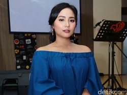 Selamat Hari Ayah Nasional! Gita Gutawa Bahagia Kerja Bareng Erwin Gutawa