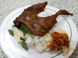 Puedes Poll! Bebek, Mie Sampai Sego Sambel yang Sedap di Surabaya