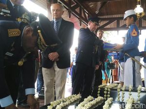 TNI AU Undang Keluarga Constantine