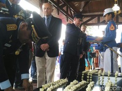 TNI AU Undang Keluarga Constantine