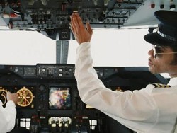 Beli Alat Kesehatan Saat Karantina, Pilot Kargo Dipenjara