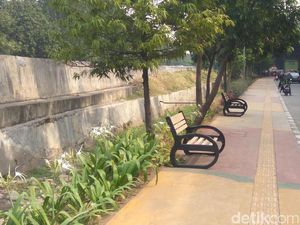 Trotoar di Jalan Yos Sudarso Sunter yang Kian Cantik dan Nyaman Trotoar di Jalan Yos Sudarso Sunter yang Kian Cantik dan Nyaman
