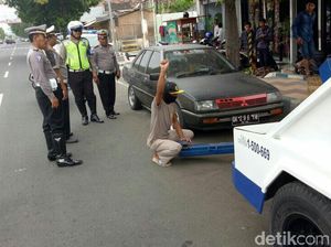 Marak Parkir Sembarangan di Situbondo, Polisi Berlakukan Derek Marak Parkir Sembarangan di Situbondo, Polisi Berlakukan Derek