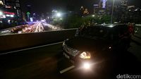Mobil-mobil Pertama yang Lewati Simpang Susun Semanggi
