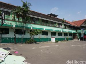 Akan Direnovasi, Penghuni Kawasan Sekolah di Pinangsia Ogah Pergi
